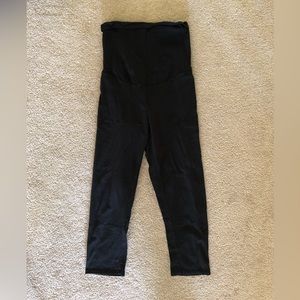 Black maternity capris